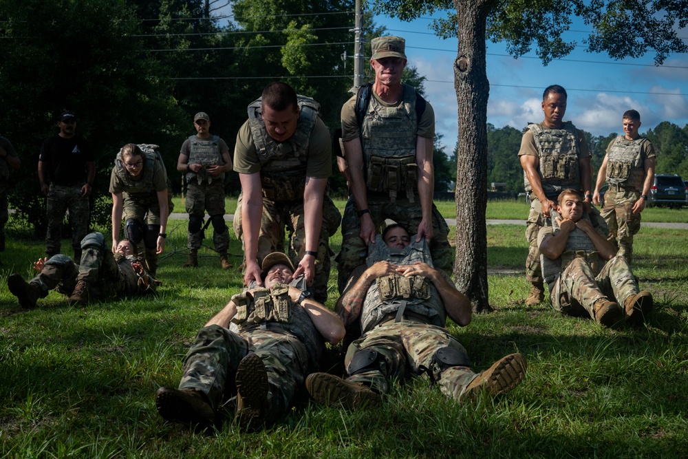 Chaplain candidates learn TCCC from 5th Combat Communications Group