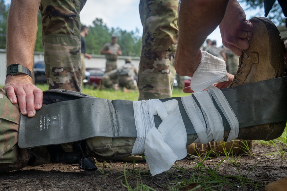 Chaplain candidates learn TCCC from 5th Combat Communications Group