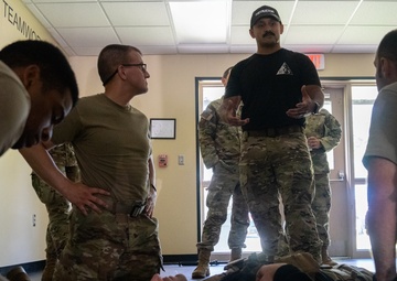 Chaplain candidates learn TCCC from 5th Combat Communications Group