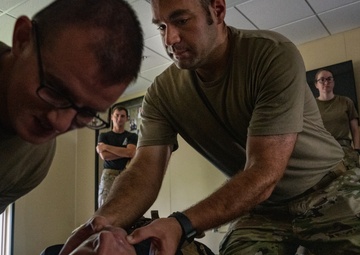 Chaplain candidates learn TCCC from 5th Combat Communications Group