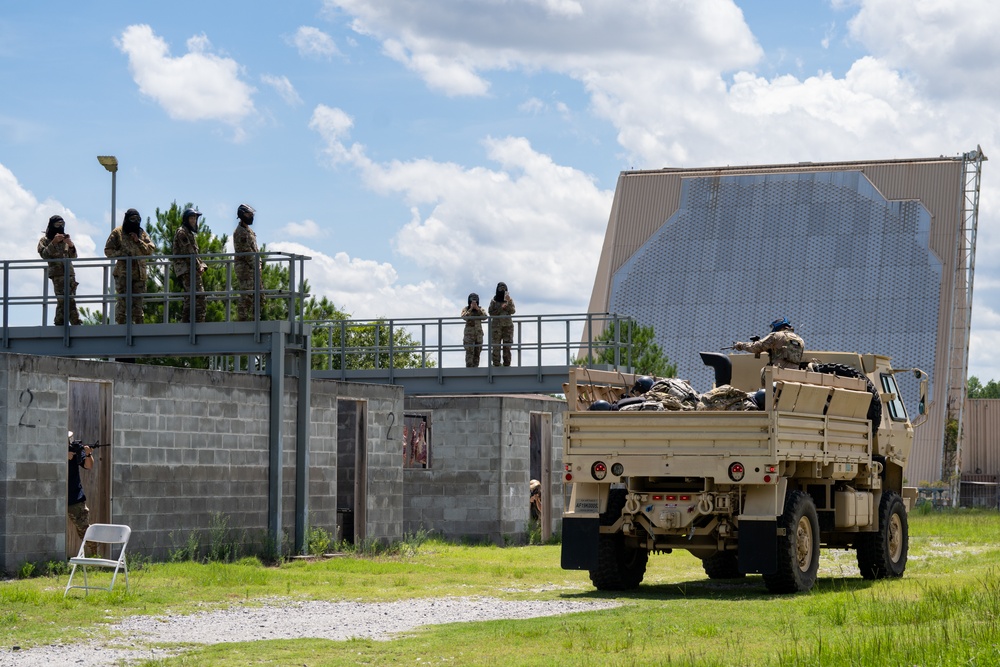 Chaplain candidates partner with 5th CCG Combat Readiness School for simulated live-fire training