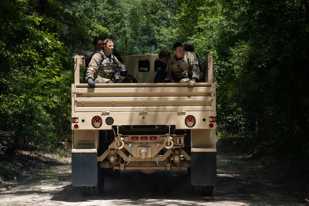 Chaplain candidates partner with 5th CCG Combat Readiness School for simulated live-fire training