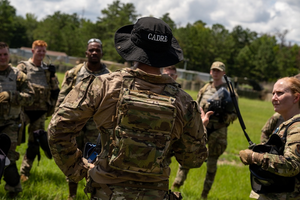 Chaplain candidates partner with 5th CCG Combat Readiness School for simulated live-fire training