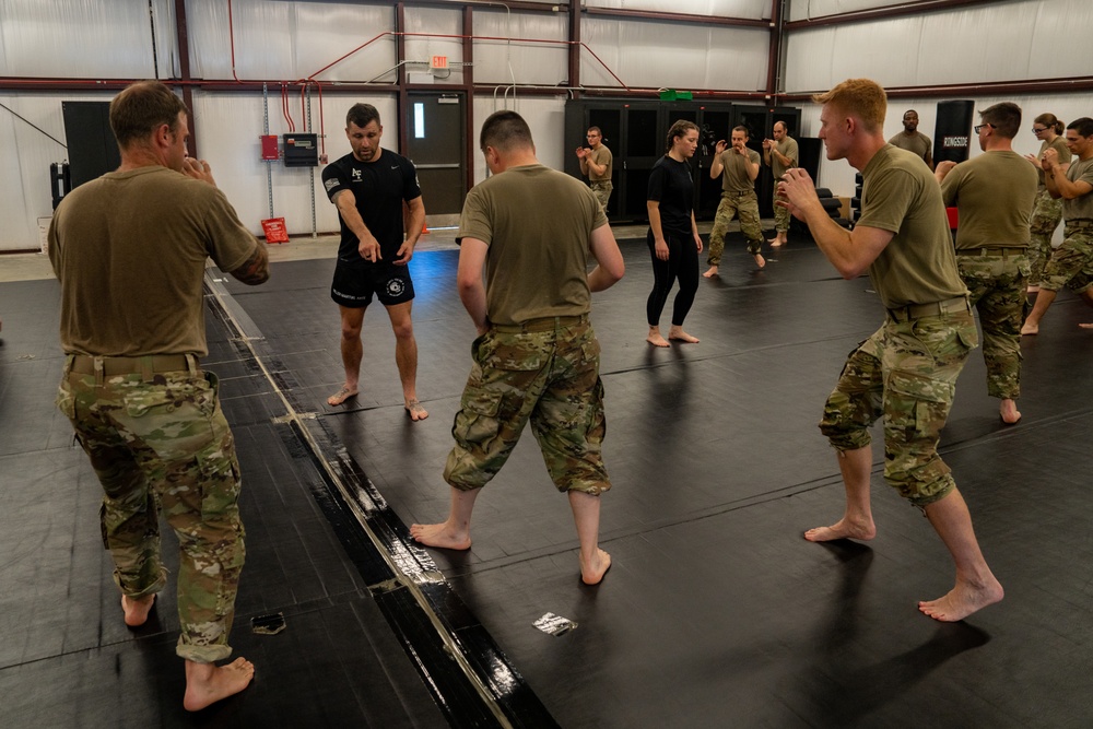 Chaplain Candidate Course partners with Combat Readiness School for combatives training