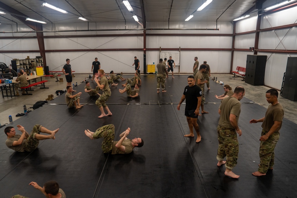 Chaplain Candidate Course partners with Combat Readiness School for combatives training