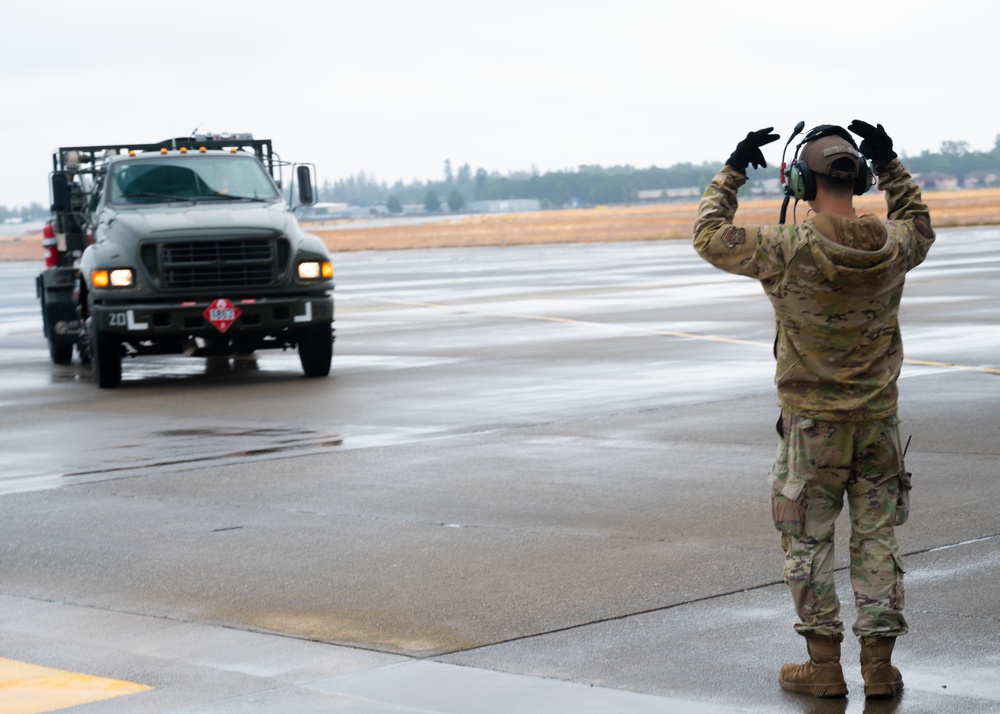Jack of all trades: 62d AMXS crew chiefs propel the global airlift mission