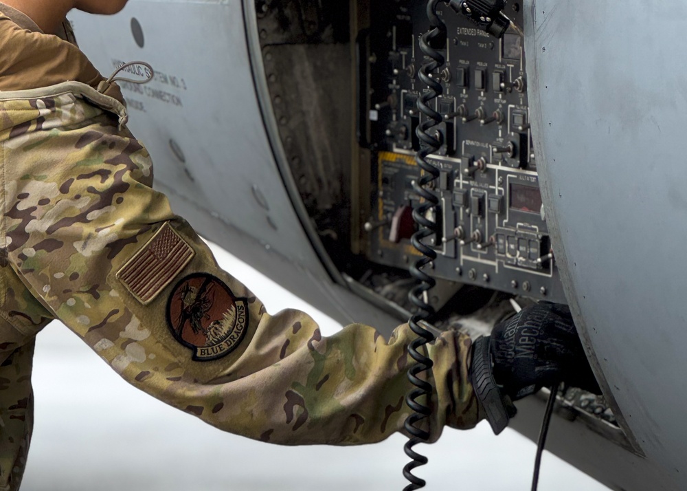 Jack of all trades: 62d AMXS crew chiefs propel the global airlift mission