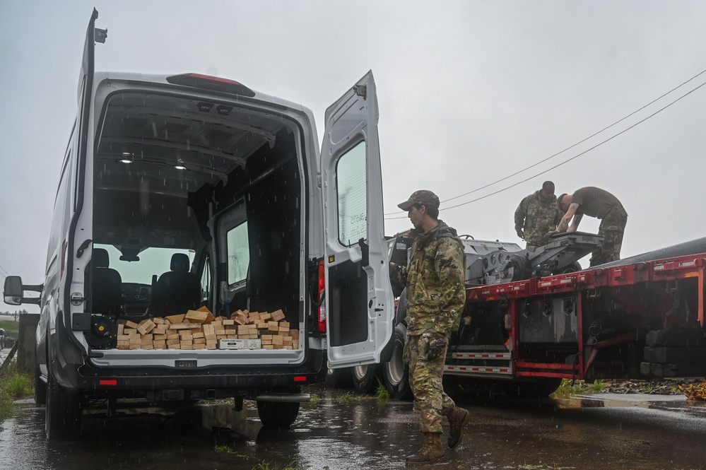 8th LRS conducts cargo deployment line for super squadron