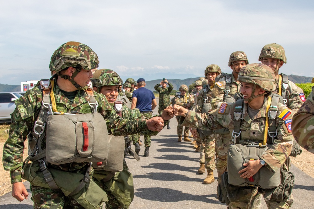 Colombian, 82nd Airborne Division paratroopers conduct final multinational jump during HYDRA III