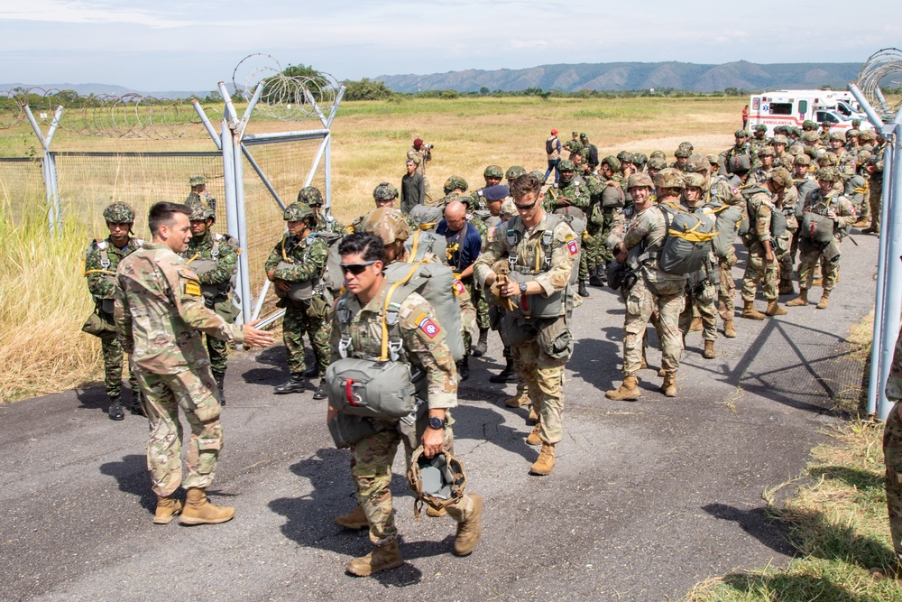 Colombian, 82nd Airborne Division paratroopers conduct final multinational jump during HYDRA III