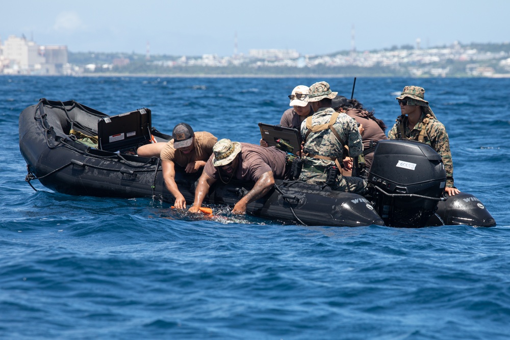 RD24 | 9th ESB, EODMU-1 Deploy an Unmanned Underwater Vehicle