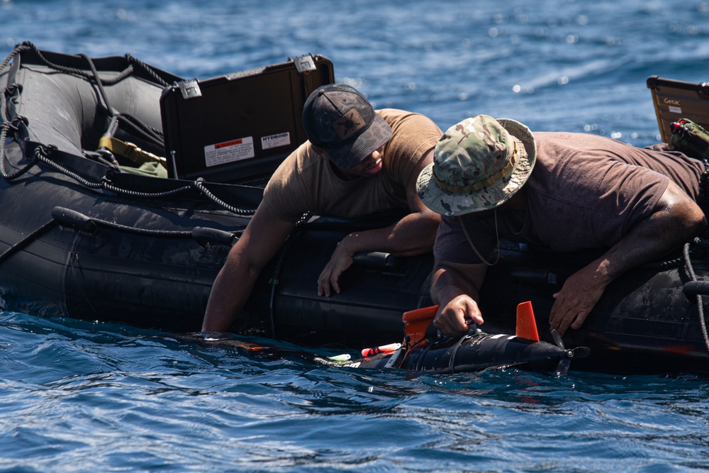 RD24 | 9th ESB, EODMU-1 Deploy an Unmanned Underwater Vehicle