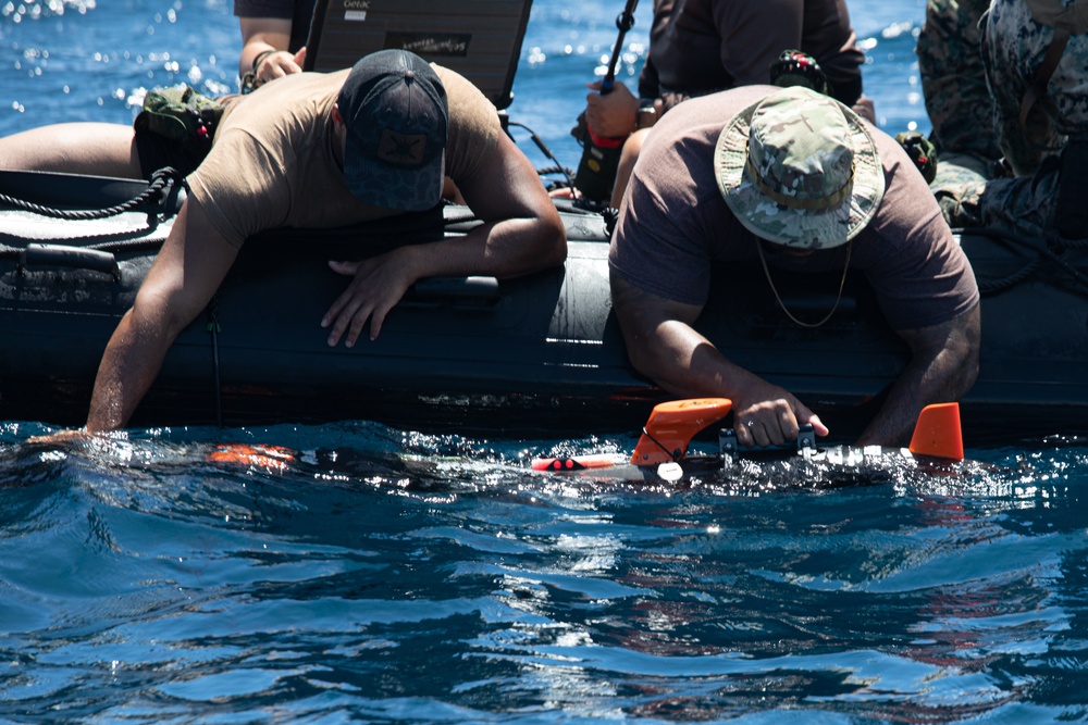 RD24 | 9th ESB, EODMU-1 Deploy an Unmanned Underwater Vehicle