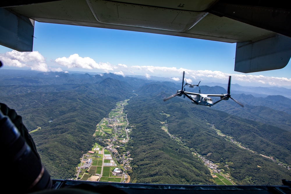 RD 24 | U.S. Marines, JGSDF conduct bilateral flight operations