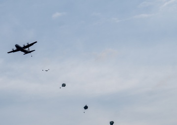 US, Colombian paratroopers conduct combined airborne operation during HYDRA 24