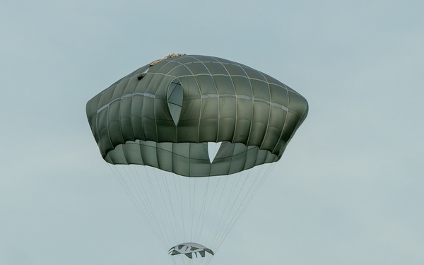 US, Colombian paratroopers conduct combined airborne operation during HYDRA 24