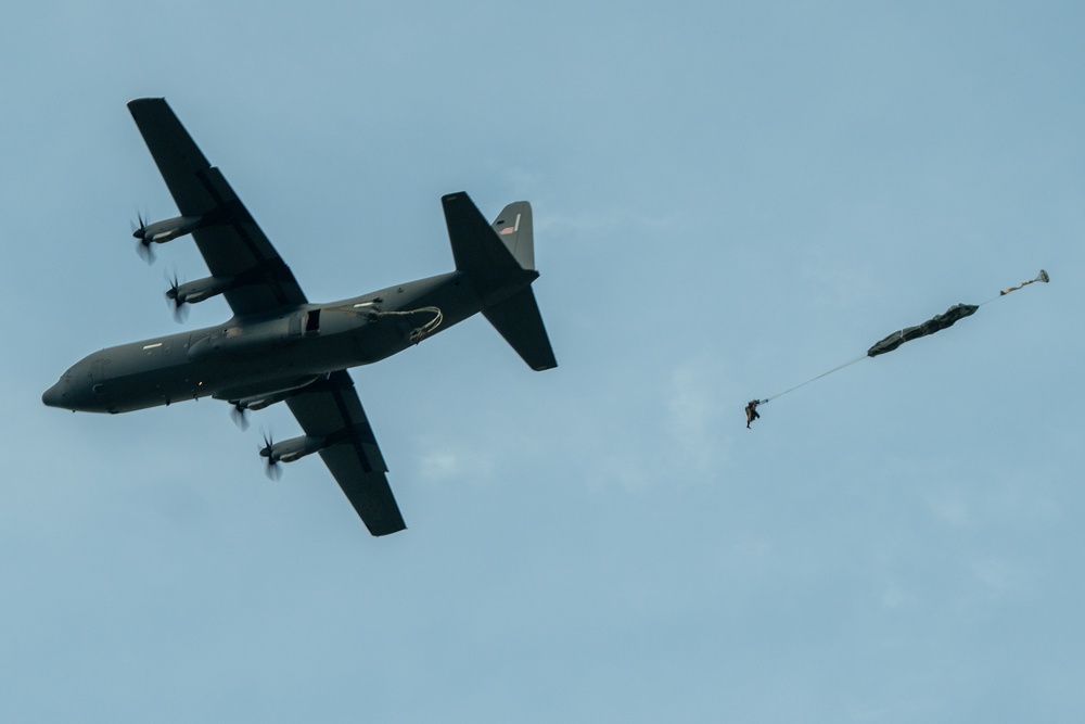 US, Colombian paratroopers conduct combined airborne operation during HYDRA 24