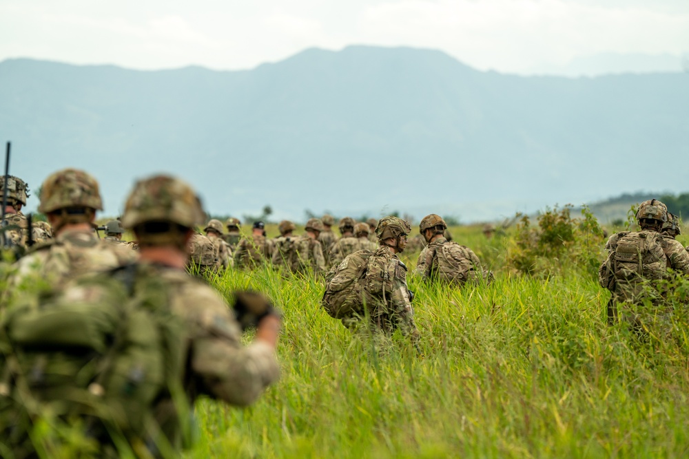 US, Colombian paratroopers jump in to HYDRA III