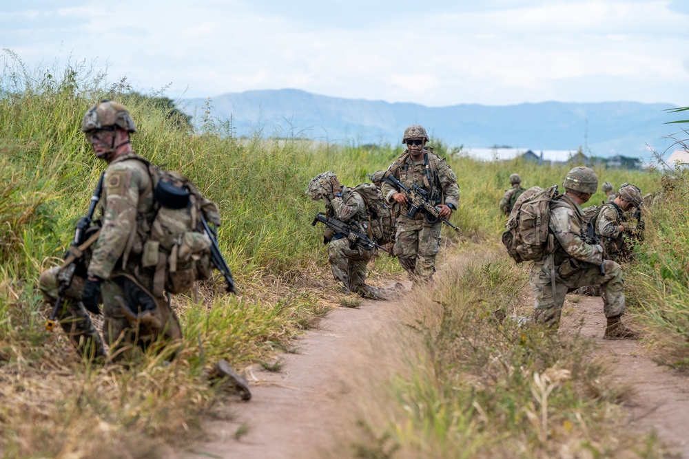 US, Colombian paratroopers jump in to HYDRA III