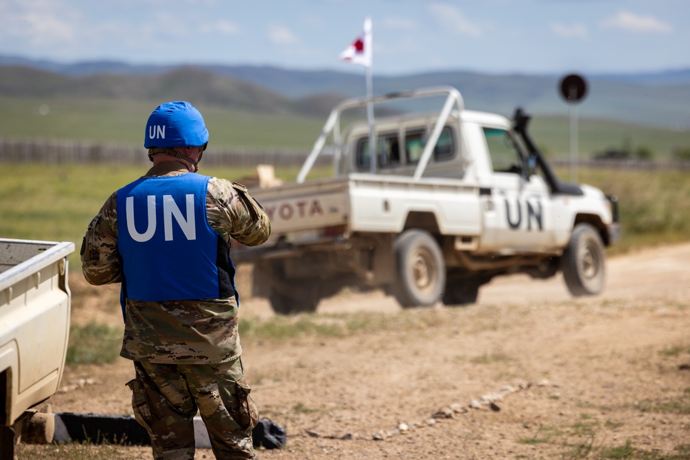 Soldiers Train in Checkpoint Operations