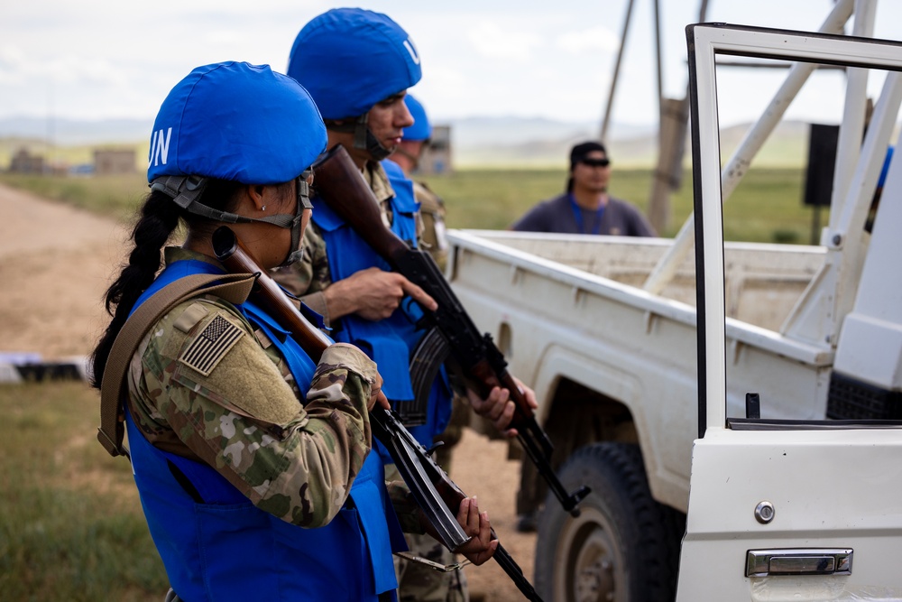 Soldiers Train in Checkpoint Operations