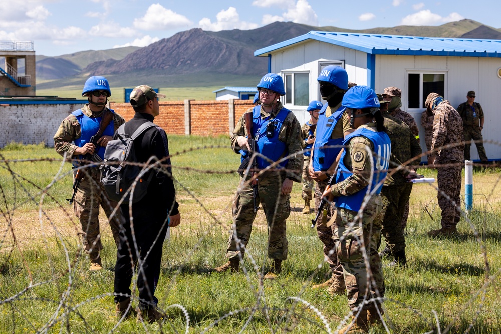 Soldiers Train in Checkpoint Operations