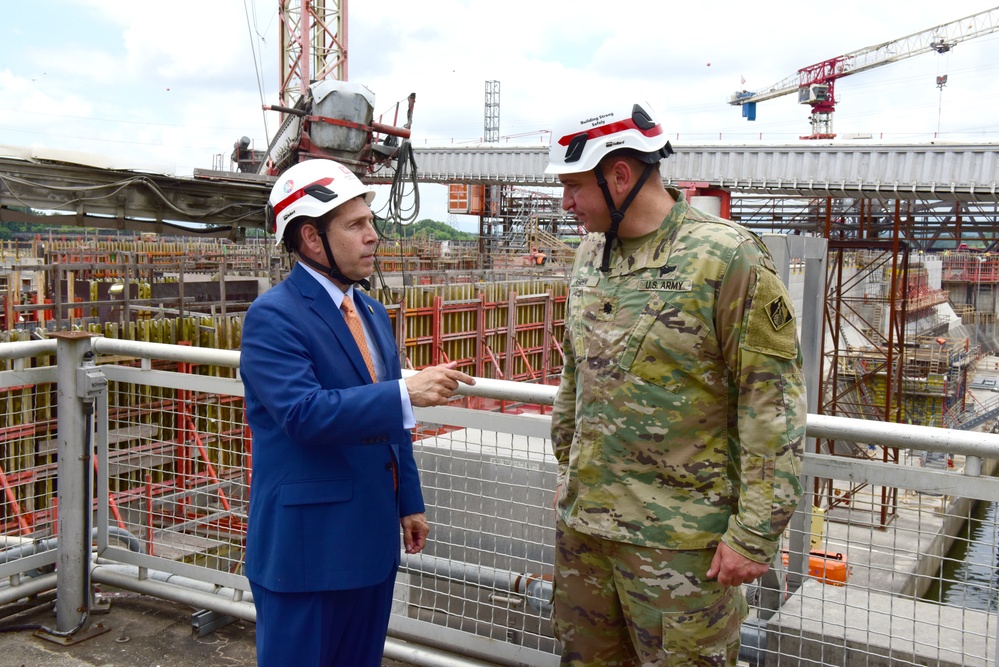 Fleischmann visits Chickamauga Lock Replacement Project