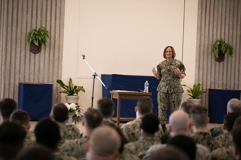 CNO Visits Submarine Group 10 in Kings Bay, Ga.