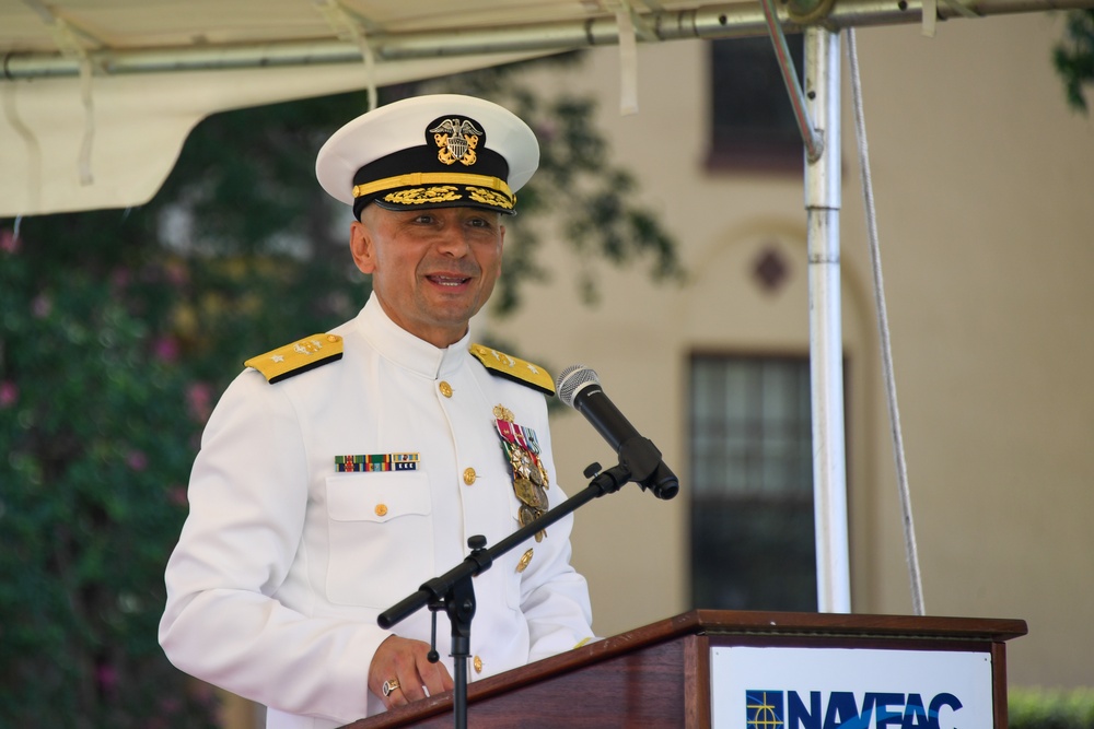 NAVFAC ATLANTIC HOLDS CHANGE OF COMMAND