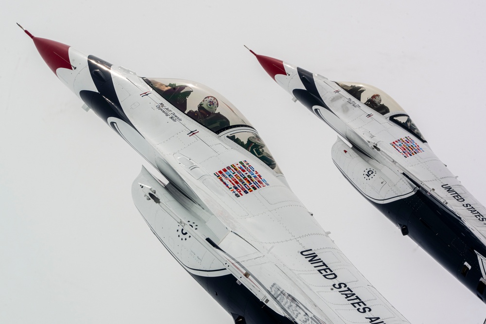 Thunderbirds perform Aerial Refueling