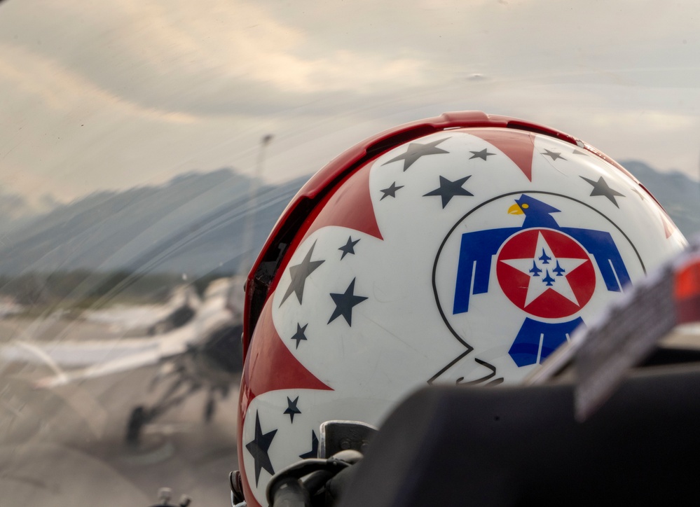 Thunderbirds perform Aerial Refueling