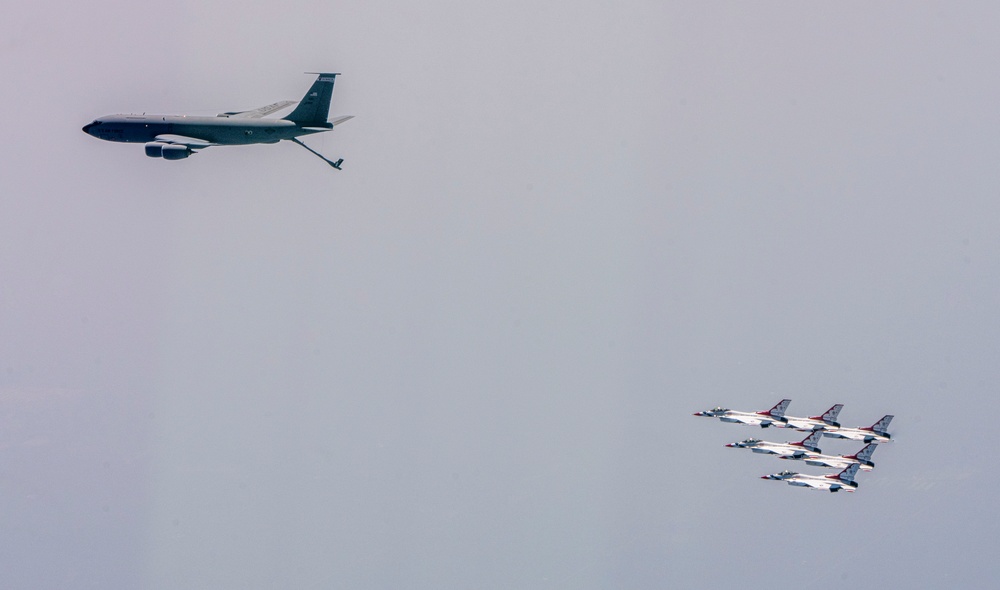 Thunderbirds arrive in Milwaukee