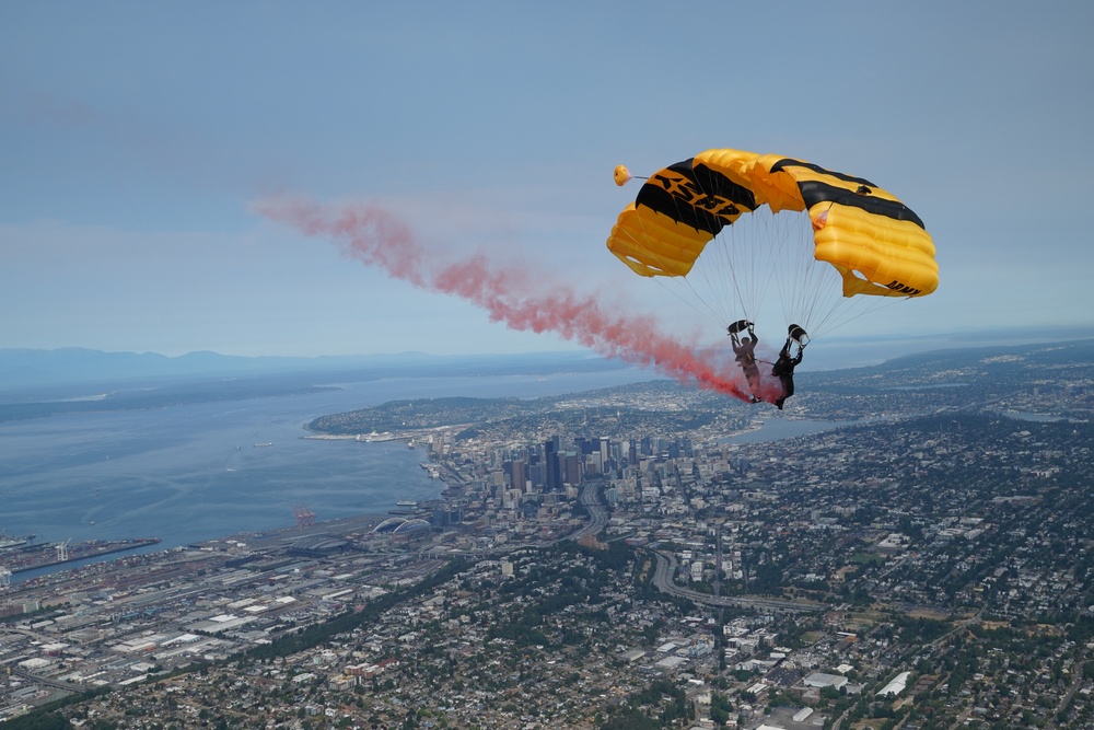 Army Golden Knights jump at Boeing SeaFair Airshow