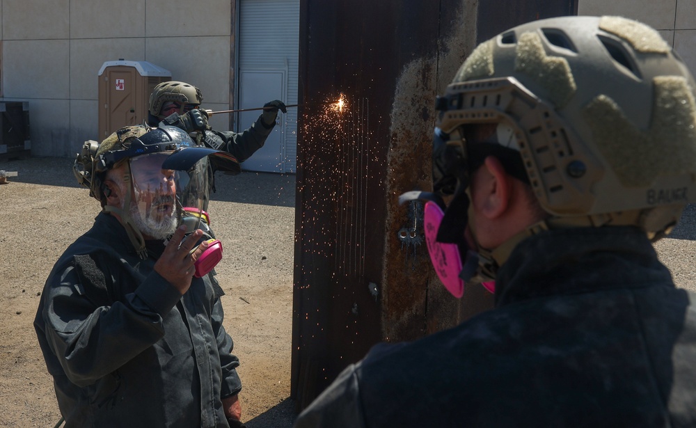 Seabees Learn Cutting and Welding Techniques