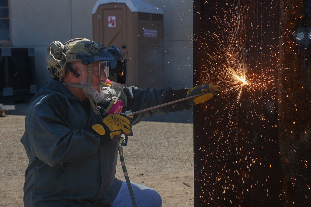 Seabees Learn Cutting and Welding Techniques