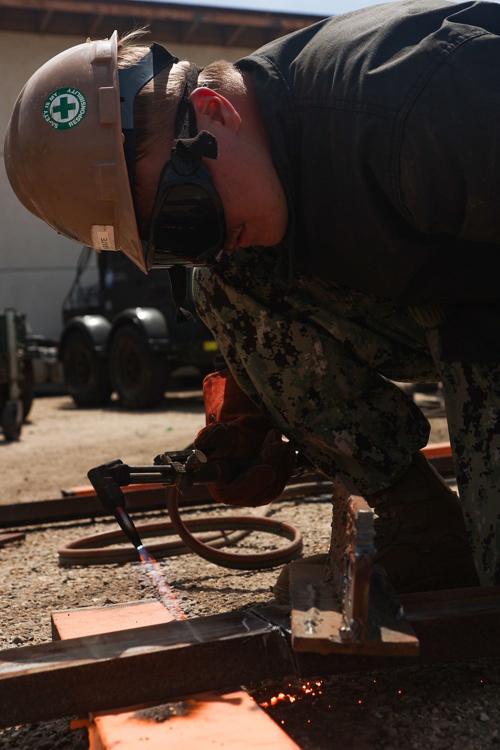 Seabees Learn Cutting and Welding Techniques