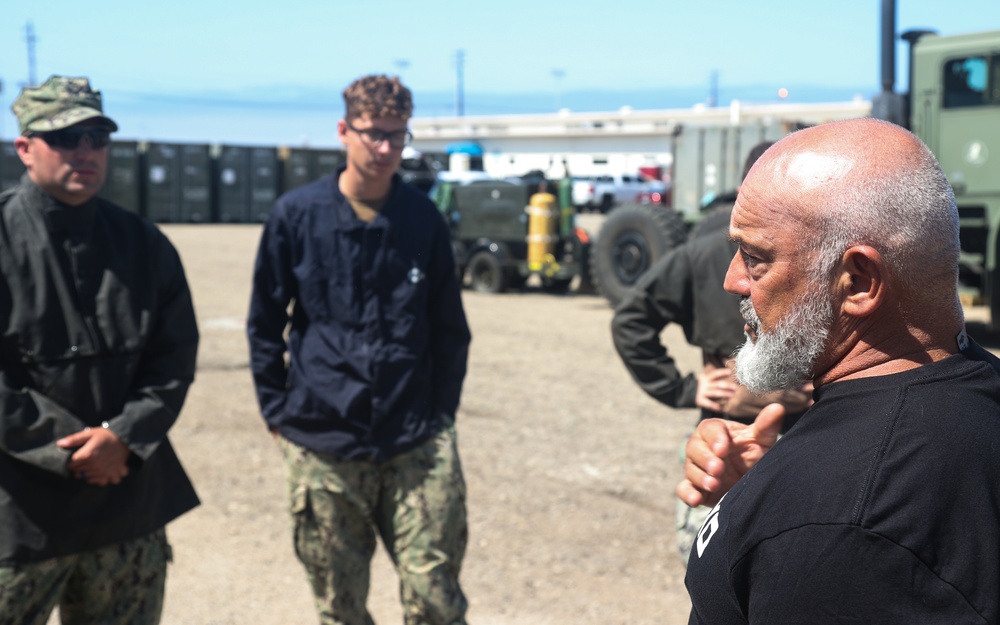 Seabees Learn Cutting and Welding Techniques