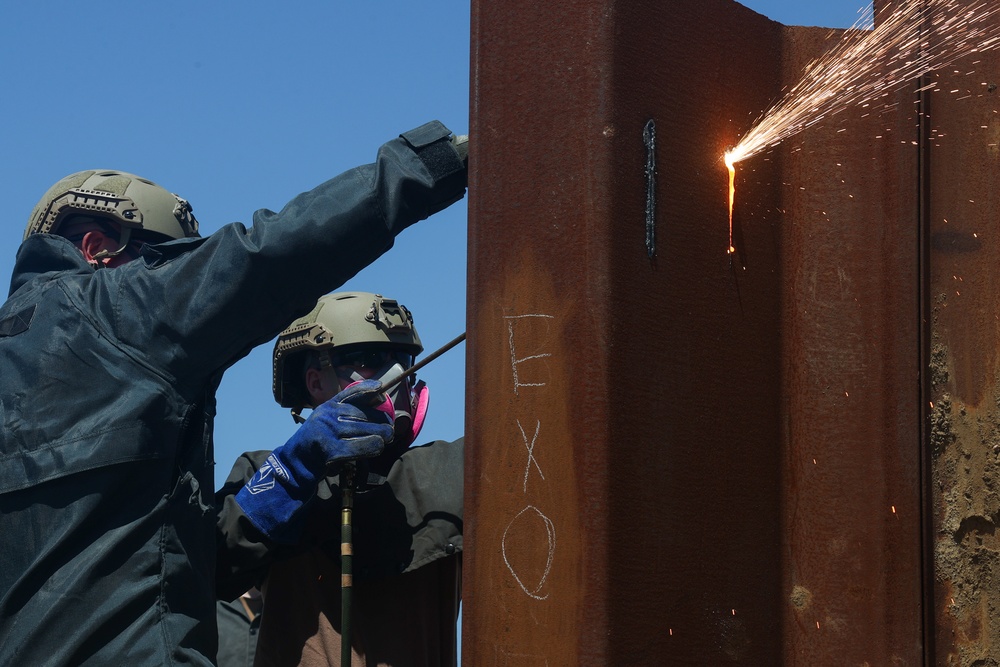 Seabees Learn Cutting and Welding Techniques