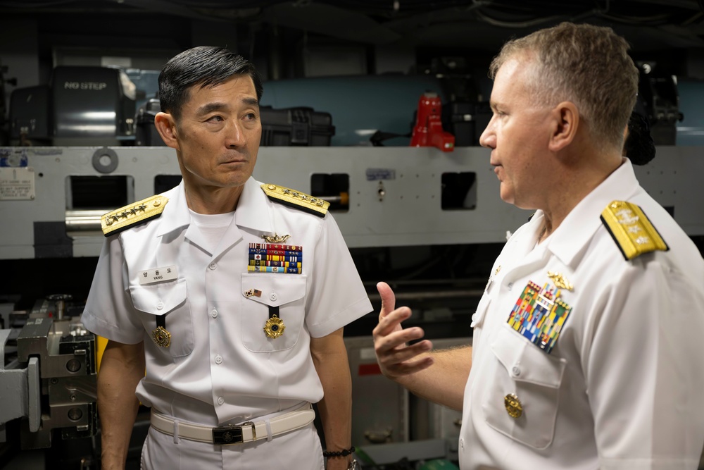 Rear Adm. Seif briefs ROK Navy CNO