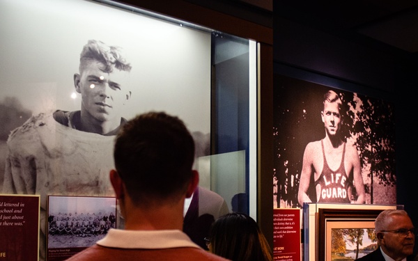 USS Ronald Reagan (CVN 76) Sailors visit the Ronald Reagan Presidential Library