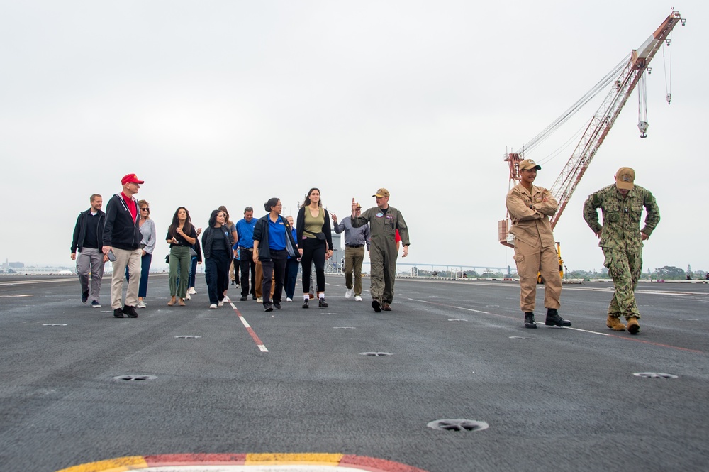 USS Ronald Reagan (CVN 76) hosts members of the USS Midway museum