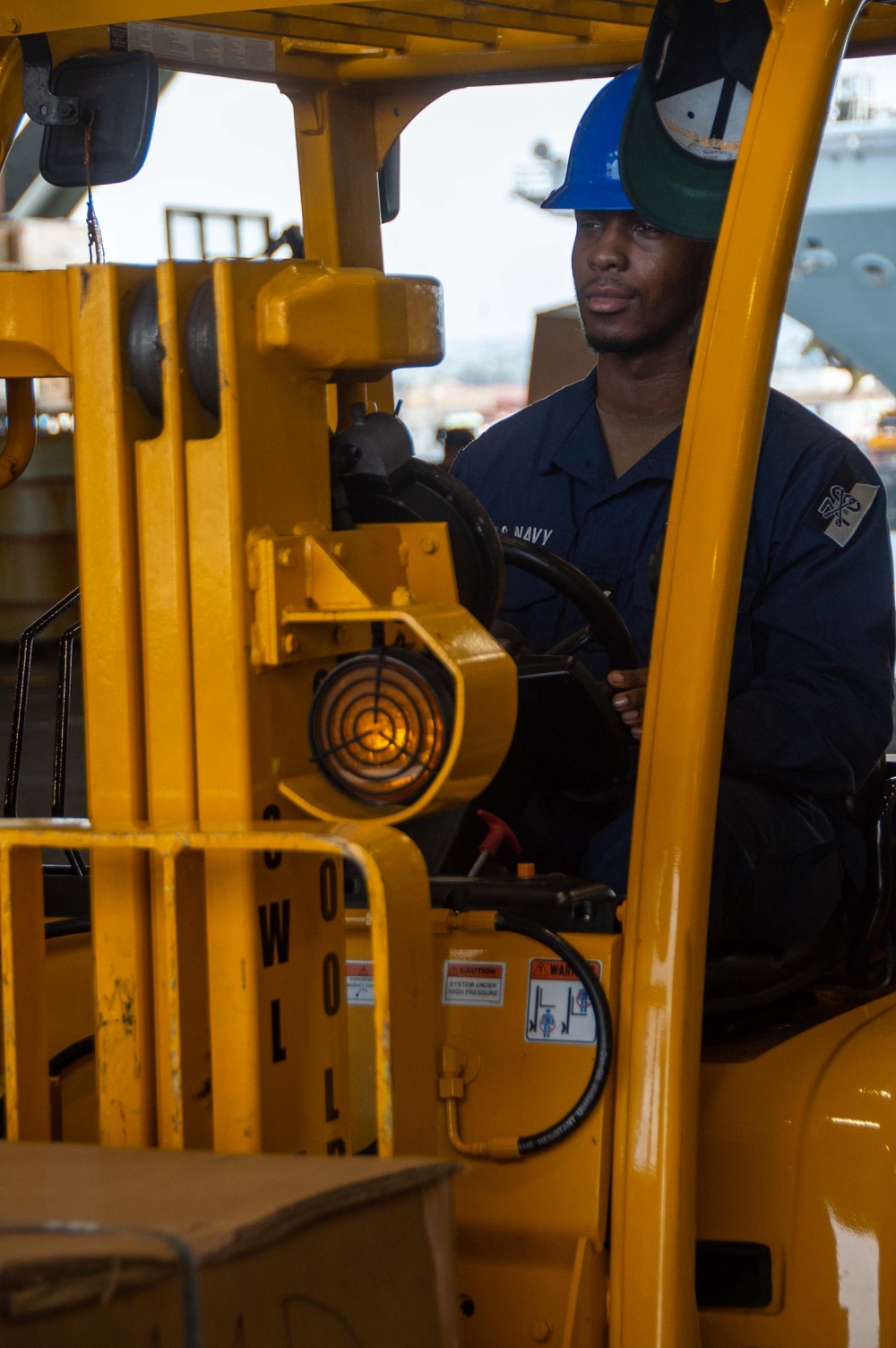 USS Ronald Reagan (CVN 76) Sailors prepare to cross deck to USS George Washington (CVN 73)