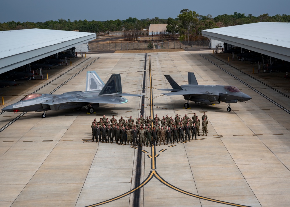 USAF, RAAF show off 5th Gen aircraft