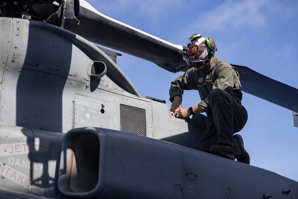 VMM 262 supports helicopter raid on Ie Shima