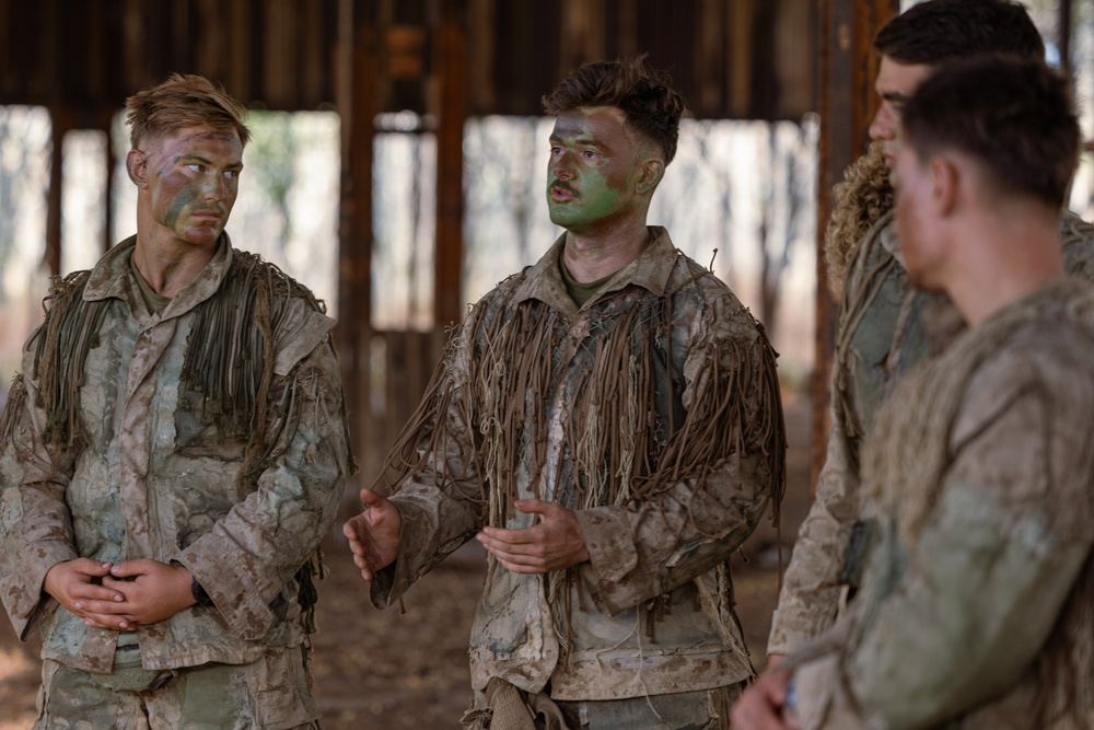 MOH Recipient Dakota Meyer Visits MCBH and 3d LCT Scouts
