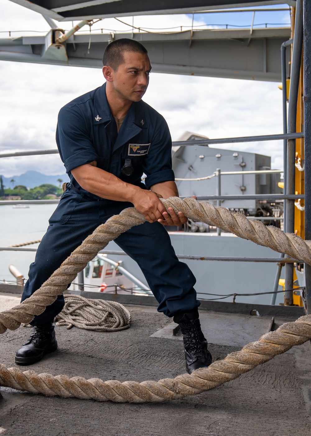 USS Carl Vinson (CVN 70) Sailors Heave Line on the Fantail