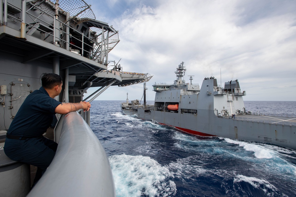 USS Boxer and HMNZS Aotearoa conduct replenishment-at-sea