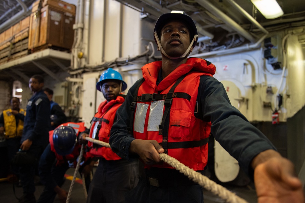 USS Boxer and HMNZS Aotearoa conduct replenishment-at-sea