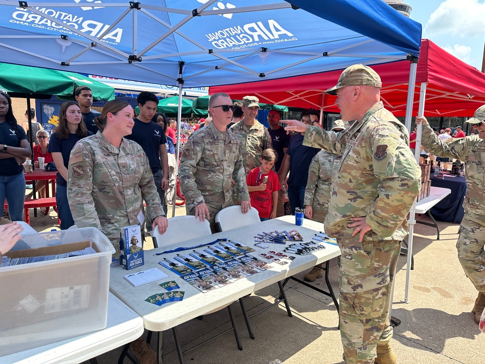 Illinois ANG Showing Out