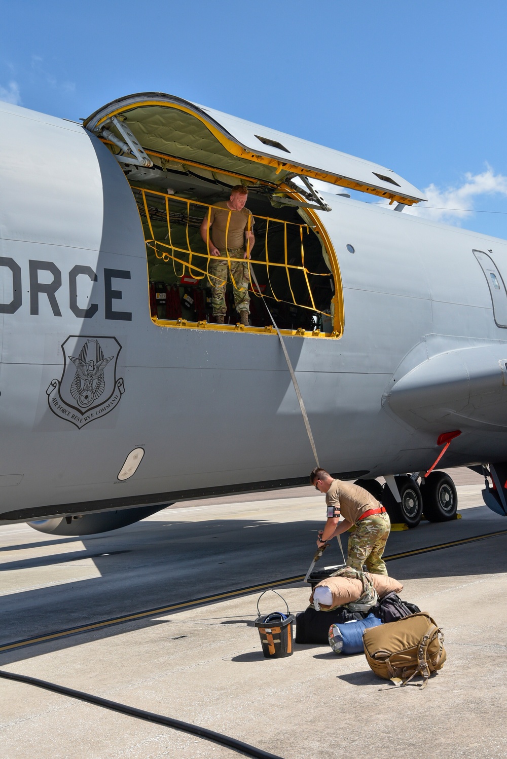 927 MXG Airmen work alongside 6 MXG to evacuate flight line